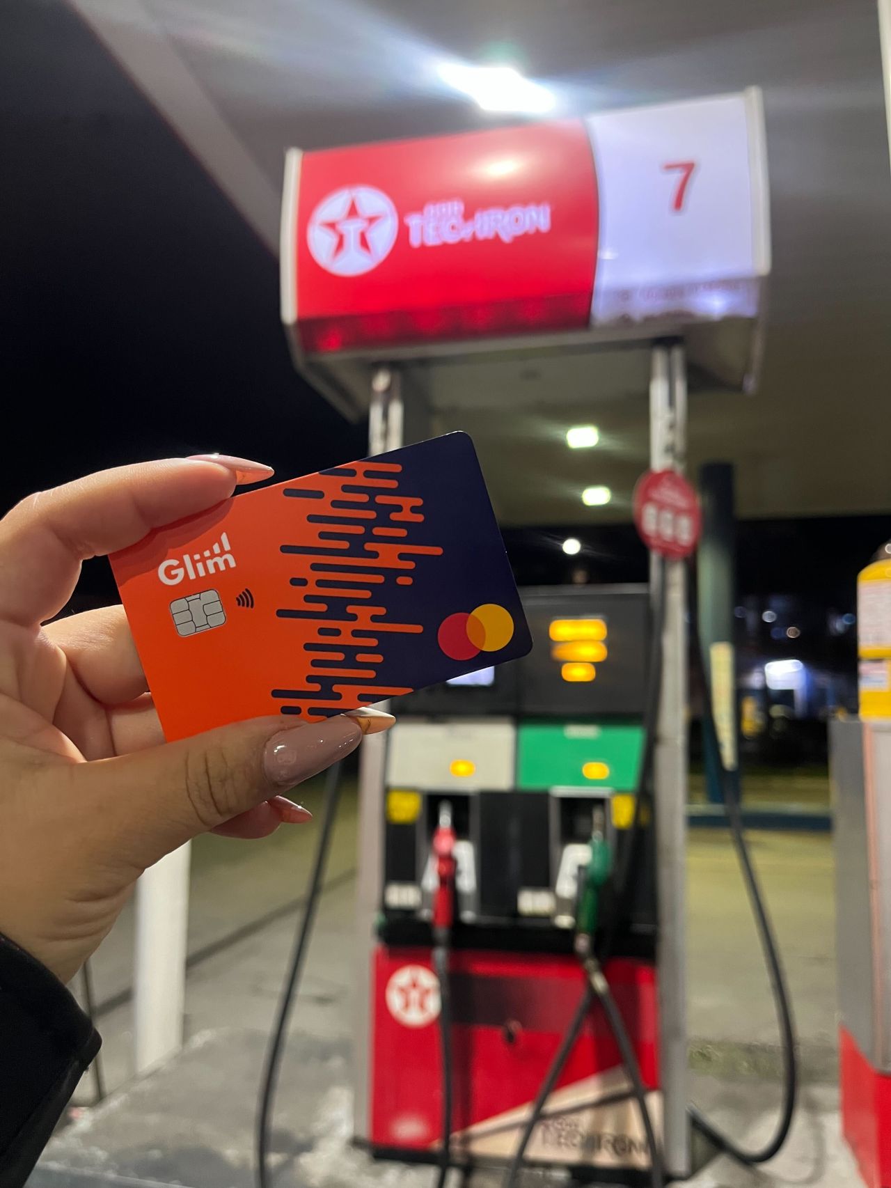 Usando Glim en gasolinera